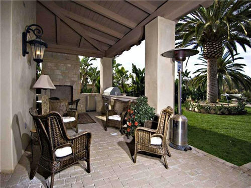 outdoor grill and fireplace