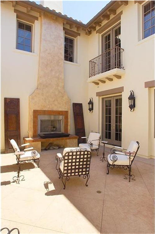 $4.1 Million Spanish Colonial Manor in Calabasas, California