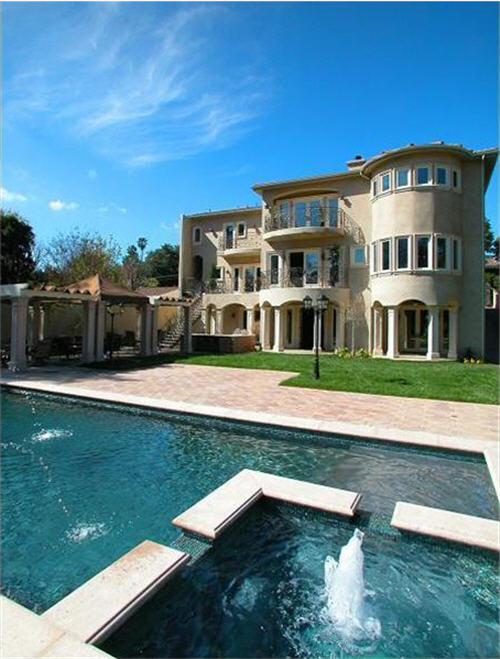 $6.9 Million French Gated Estate in Encino, California