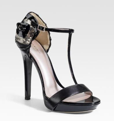 versace-mesh-rose-t-strap-sandals