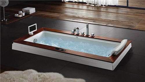 Luxury Whirlpool Tub