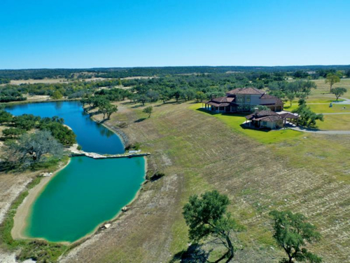 $4 Million Luxurious Country Estate in Texas 10
