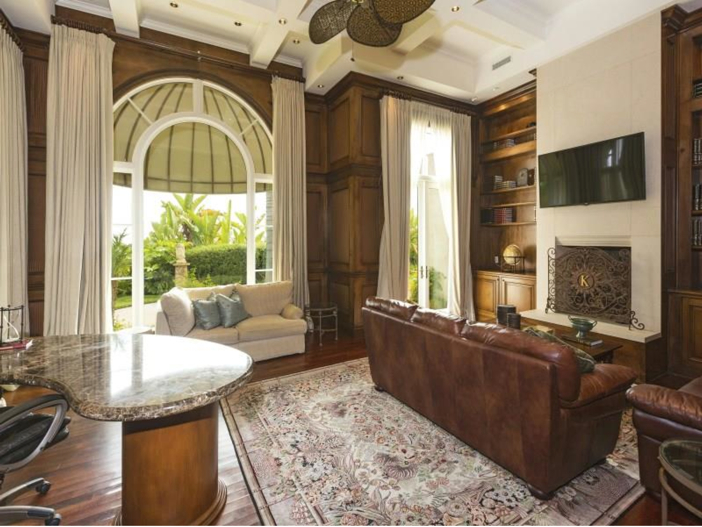 $14.5 Million Luxurious Villa in Pacific Palisades, California - Fireplace
