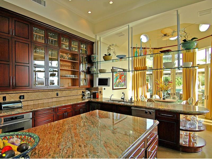 $14.5 Million Luxurious Villa in Pacific Palisades, California - Kitchen Cabinets