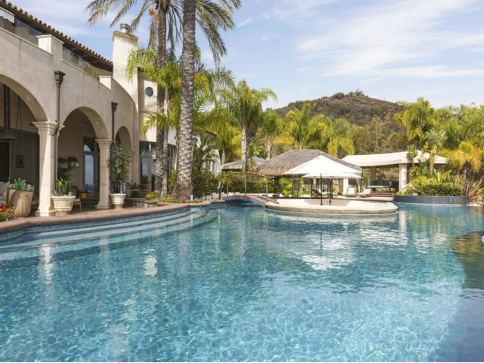 $14.5 Million Luxurious Villa in Pacific Palisades, California - Pool