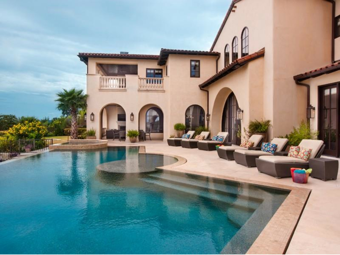 $9.9 Million Italian Villa La Isla in Texas - Infinity Pool