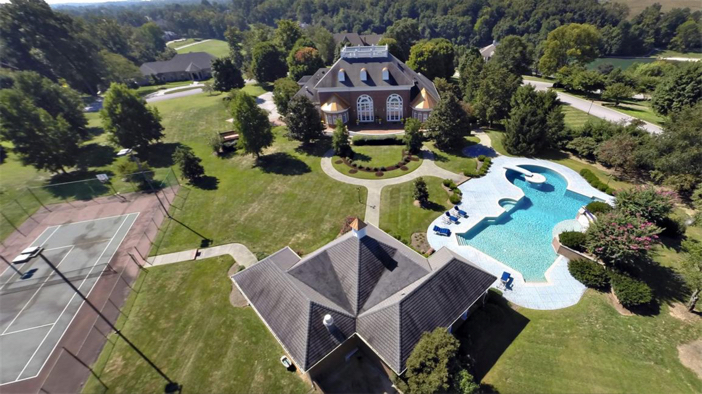 $2.9 Million Grand Estate in Bowling Green, Kentucky 2