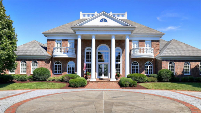 $2.9 Million Grand Estate in Bowling Green, Kentucky