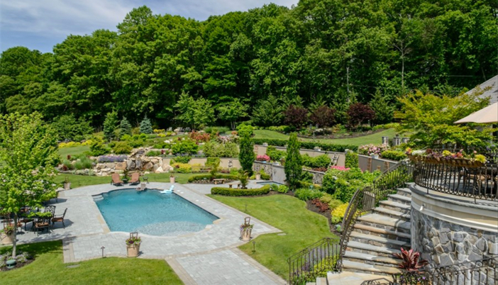 $14.5 Million Hilltop Colonial Mansion in New York 15