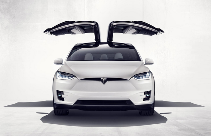 Tesla-Model-X-Falcon-Doors