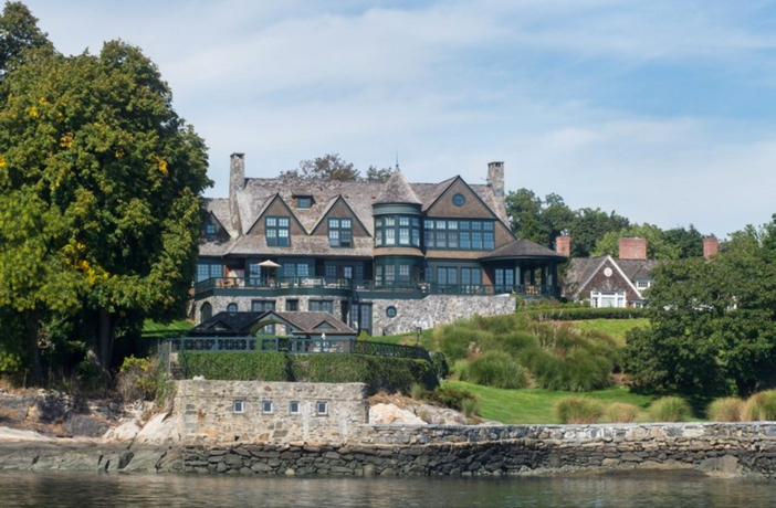 $22 Million Stunning Coastal Mansion in New York 3