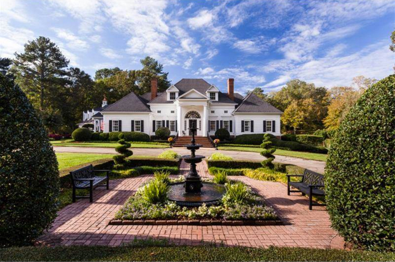 $3.4 Million Elegant Traditional Estate in Georgia