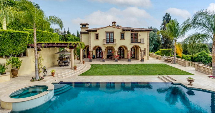 $35 Million Private and Gated Italian Villa in Beverly Hills California 27