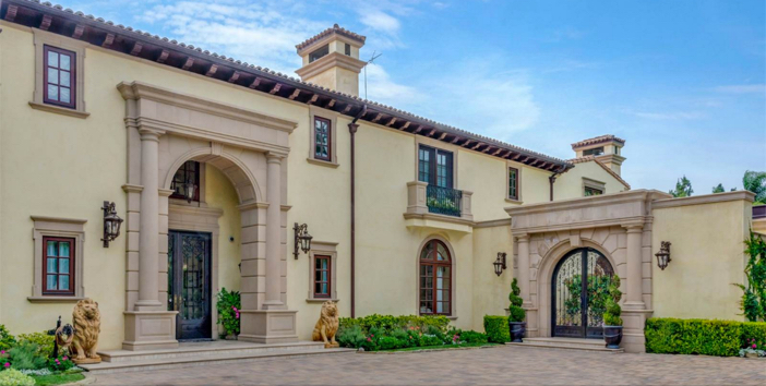 $35 Million Private and Gated Italian Villa in Beverly Hills California 5