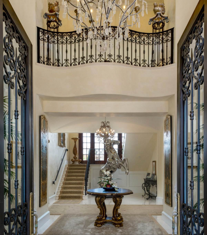 $35 Million Private and Gated Italian Villa in Beverly Hills California 6