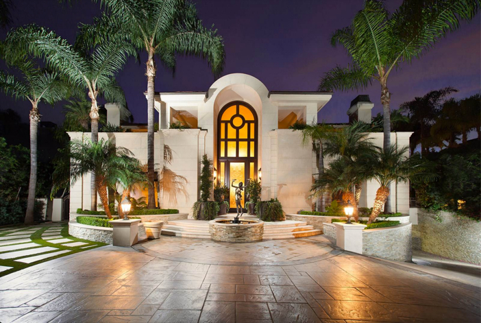 $12.5 Million Modern Villa in California