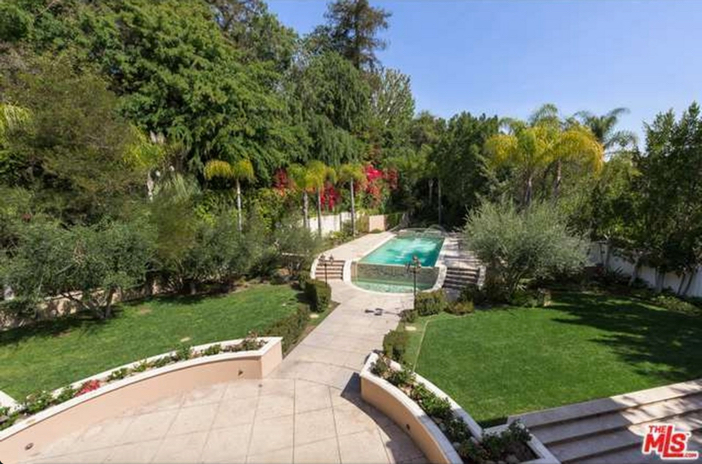 $12.9 Million Tuscan Mediterranean Villa in Beverly Hills 12