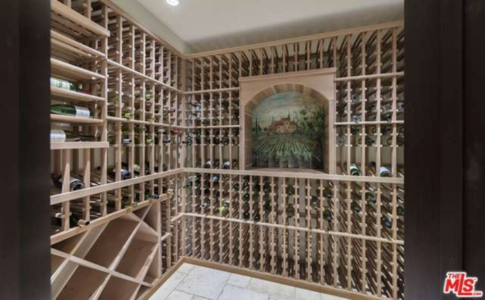 $12.9 Million Tuscan Mediterranean Villa in Beverly Hills 16