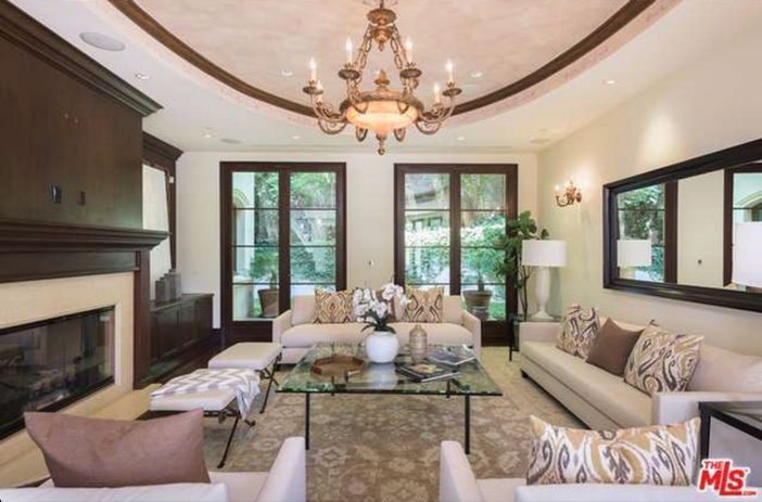 $12.9 Million Tuscan Mediterranean Villa in Beverly Hills 7